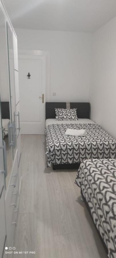 Apartman R&R,3 Room Apartman In The Center Šibenik Exteriör bild